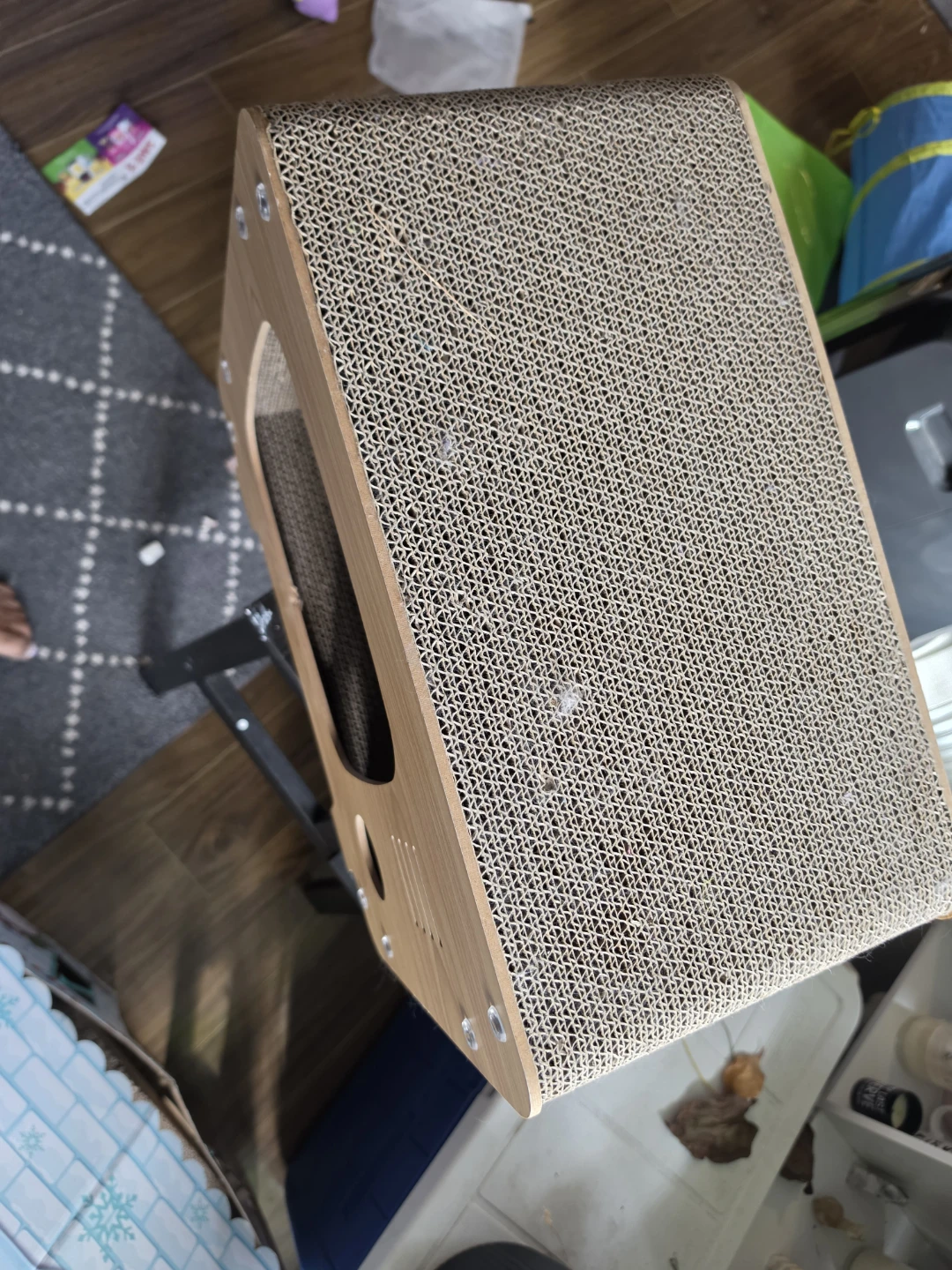 Cat scratch furniture - photo 5