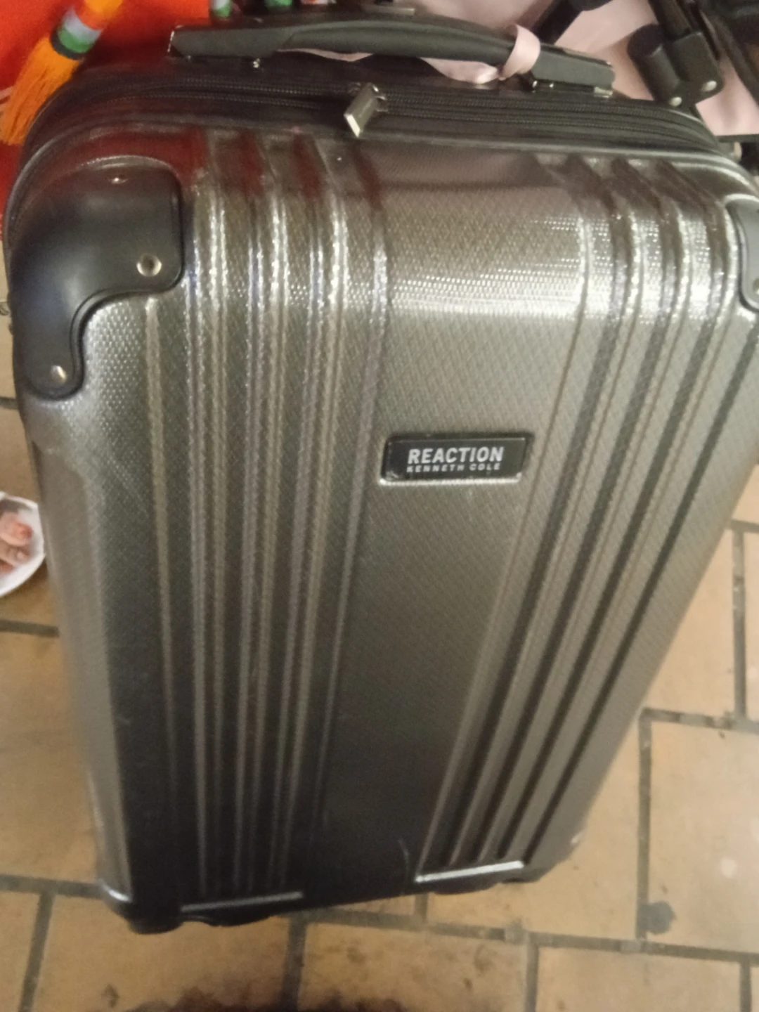 Kenneth Cole Reaction Hardside Spinner Suitcase - photo 2