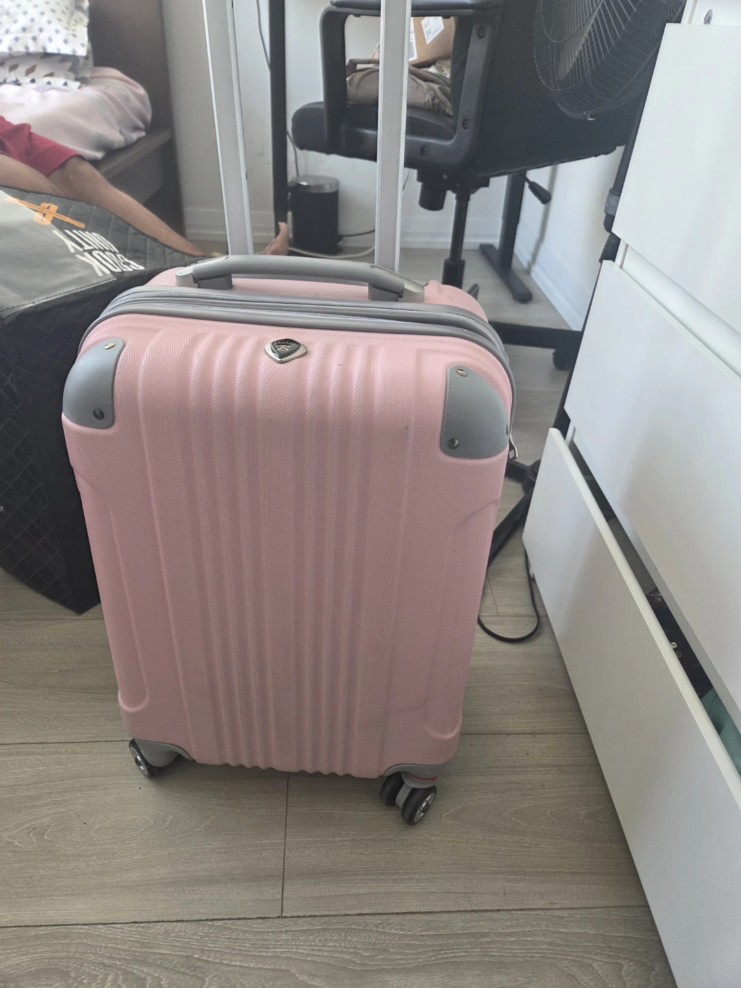 Pink Hardshell Carry-on Luggage - photo 3