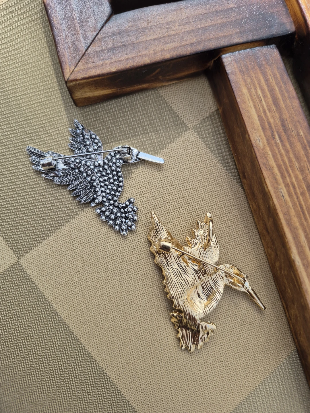 Beautiful 1 1/2" Hummingbird Fashion Brooches - photo 3