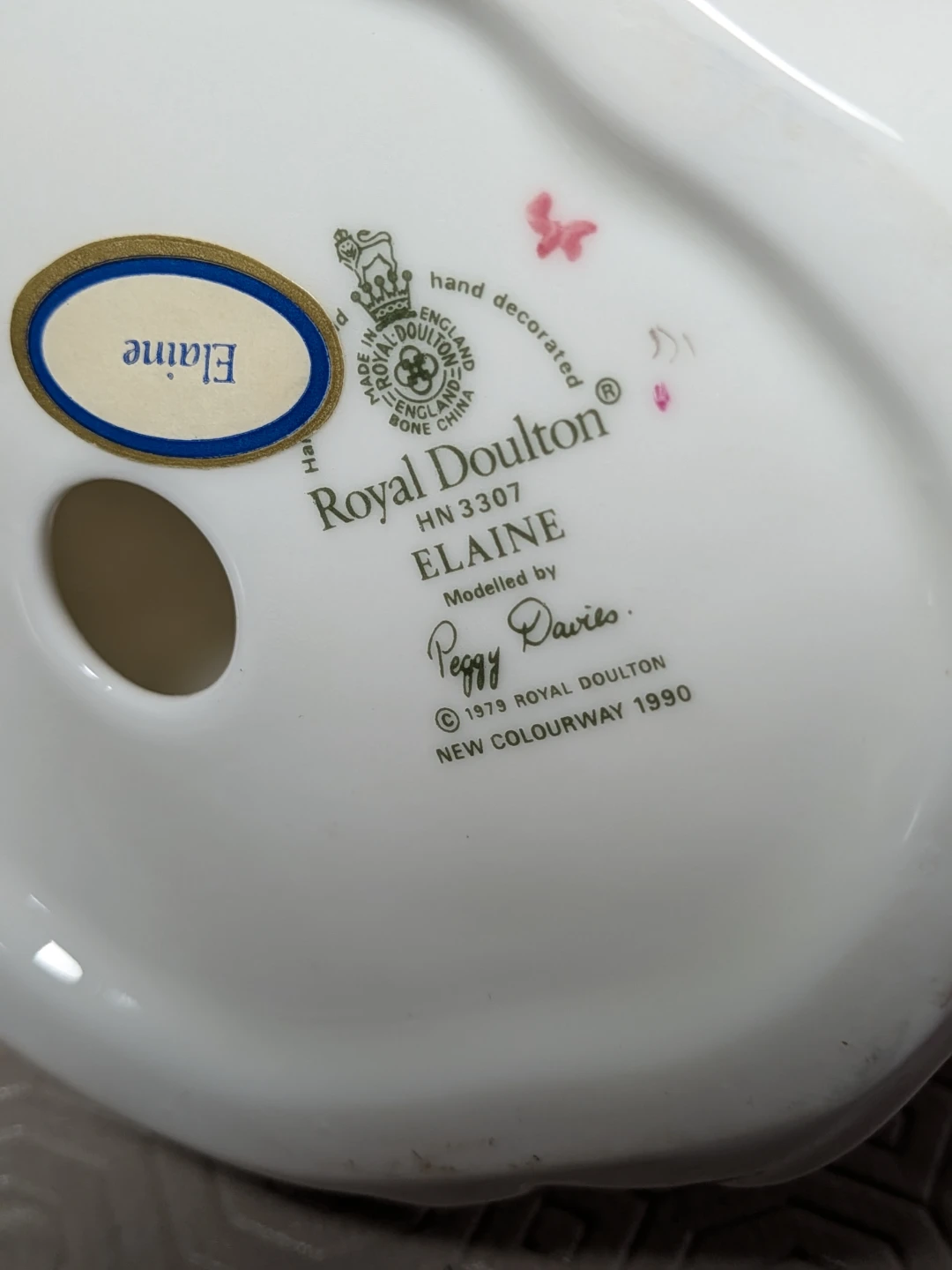 Royal Doulton Elaine Figurine HN 3307 - photo 3