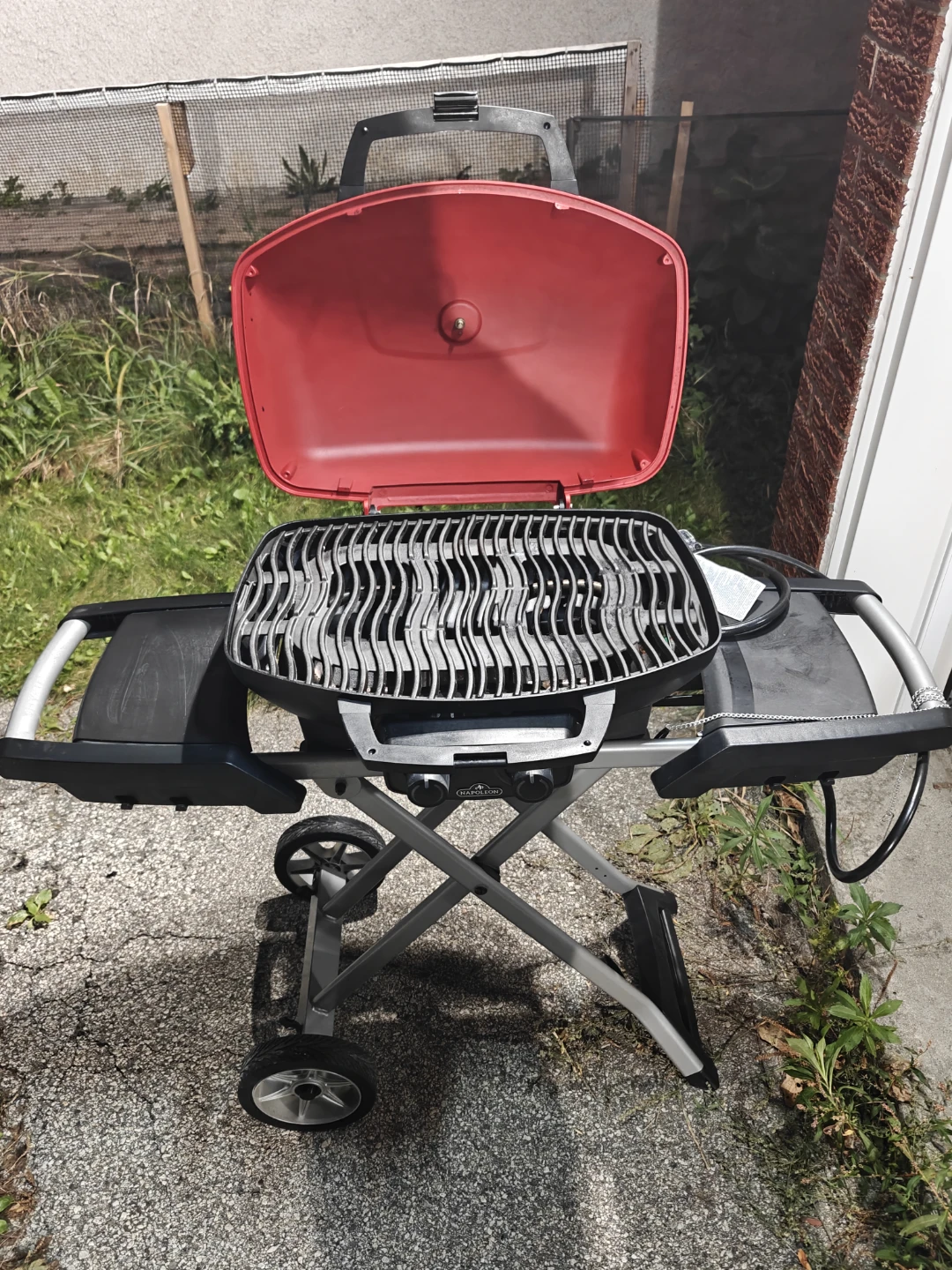 Napoleon TRAVELQ TQ285X Portable Propane BBQ Grill - photo 4