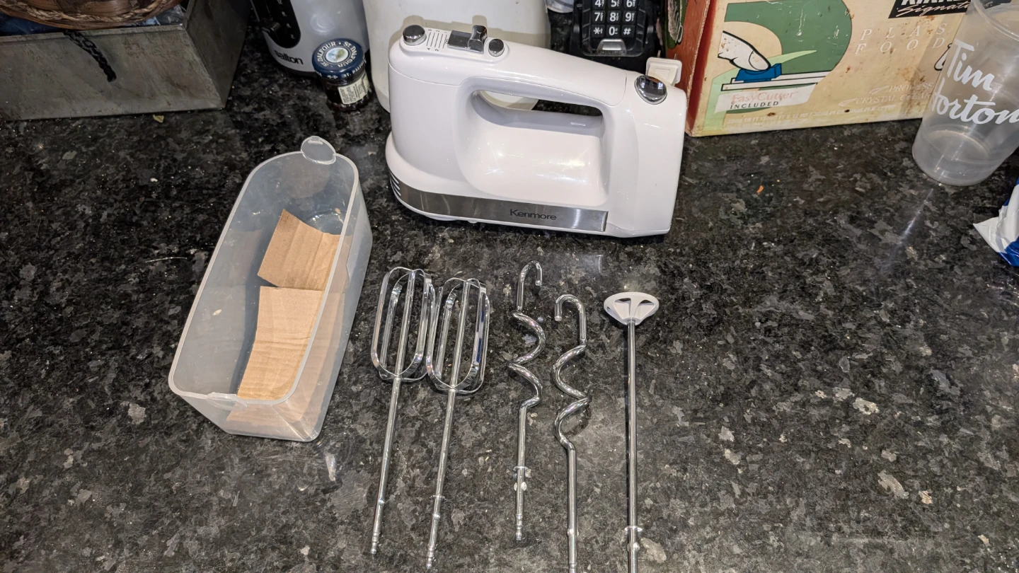 Kenmore Hand Mixer with Storage Case - photo 5