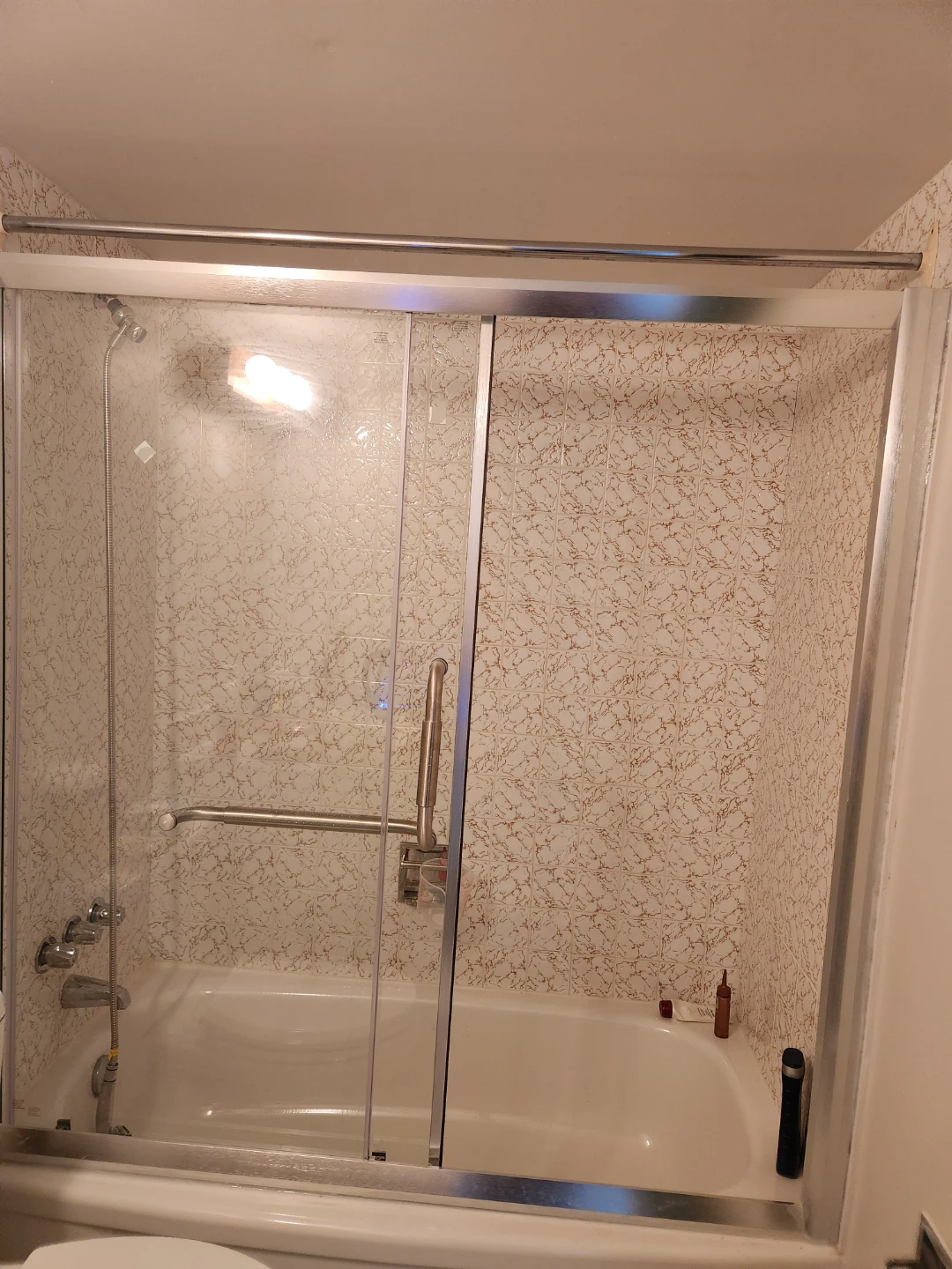 Sliding glass bathtub shower doors - photo 3