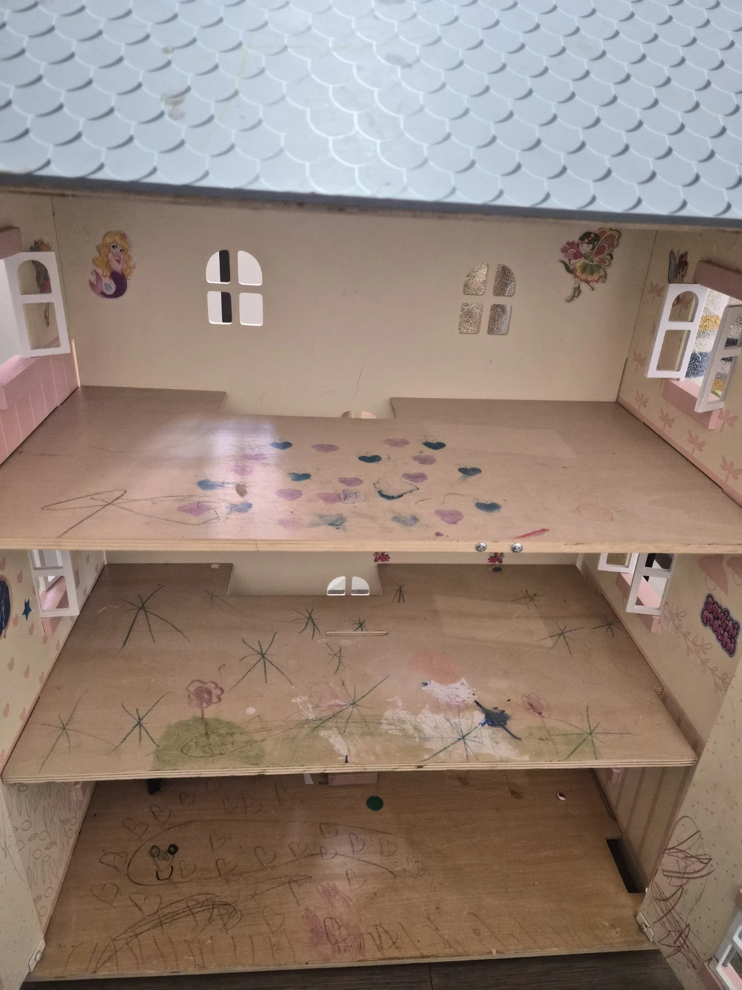 Wooden dollhouse - photo 2
