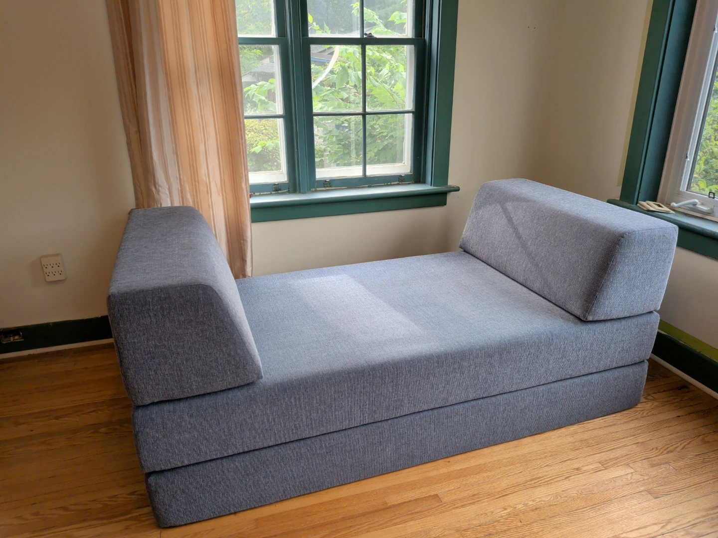 Kates & Company Convertible Daybed / Sleeper Sofa