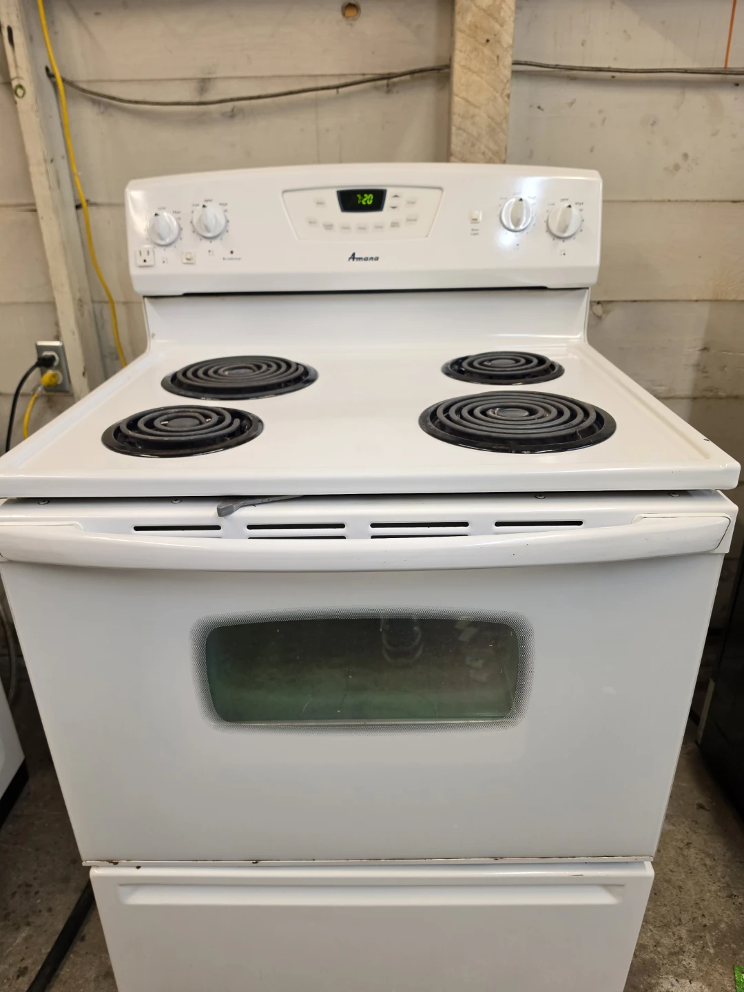 Delivery Available - Amana 30" White Electric Range (Coil Top) - photo 2