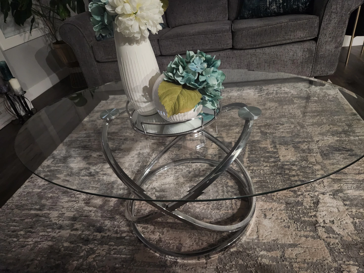 Modern oval glass coffee table with chrome base - photo 3