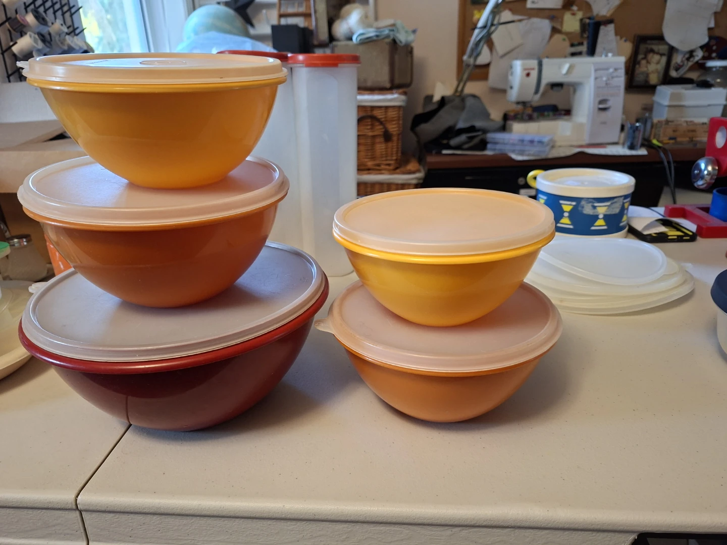 Tupperware Nesting Bowls Set of 3 - photo 2