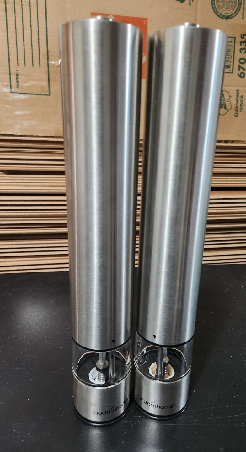 Modernhome Stainless Steel Salt and Pepper Mills