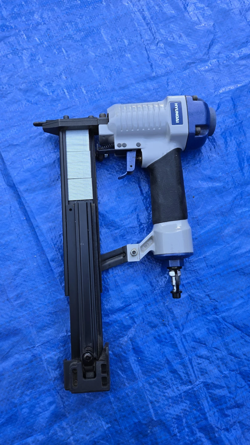 Hyundai 2-in-1 Brad Nailer/Stapler