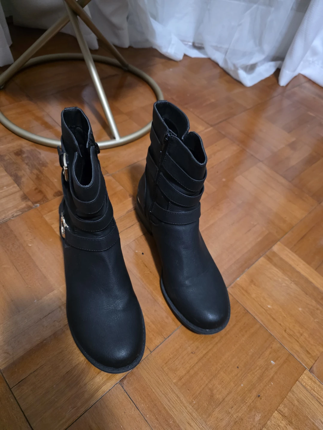 G by Guess Black Ankle Boots - photo 4