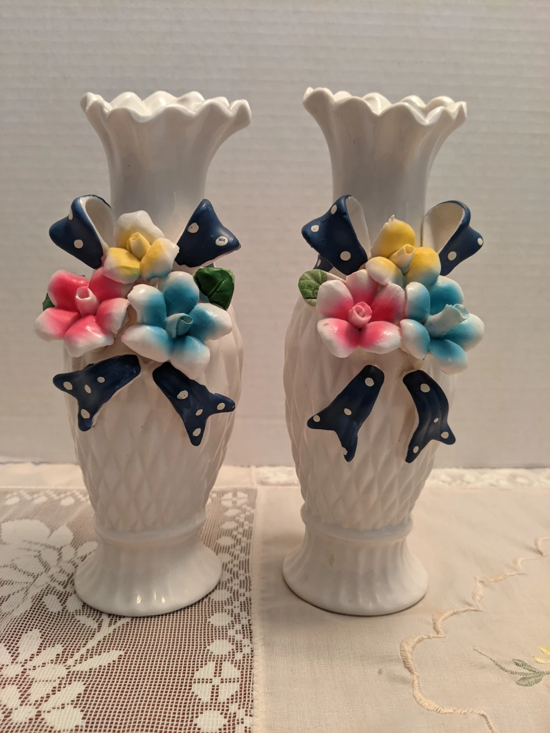2X Decorative Porcelain Floral Bud Vase
