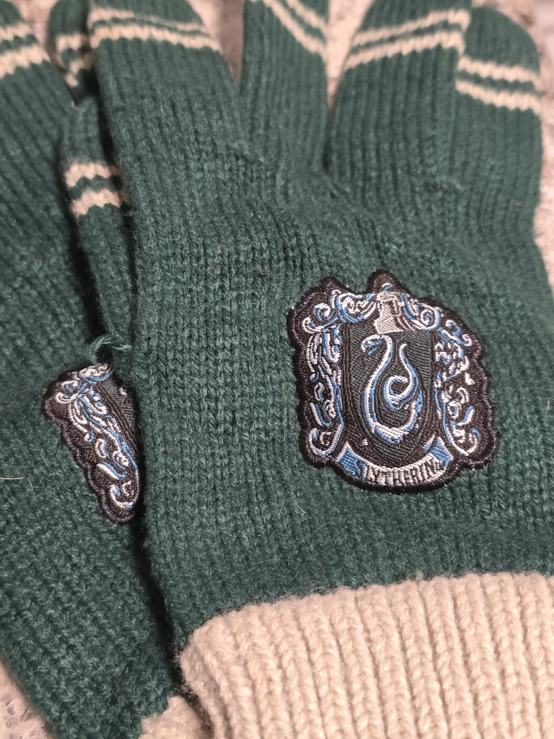 Harry Potter Slytherin Robe and Gloves Set - photo 3