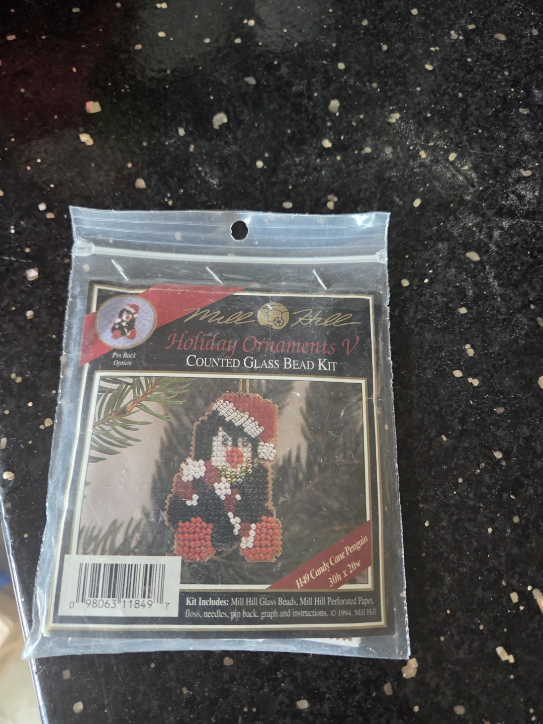 Mill Hill Holiday Ornaments V Candy Cane Penguin Kit