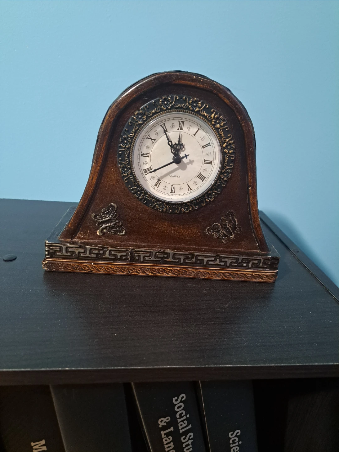 Vintage Style Quartz Table Clock
