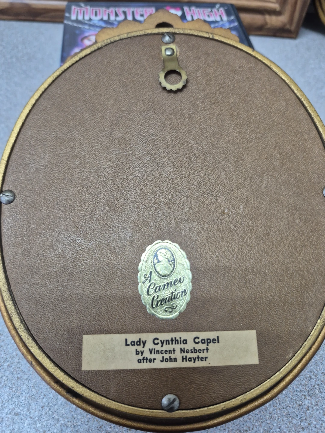 Vintage A Cameo Creation Oval Wall Art - photo 3