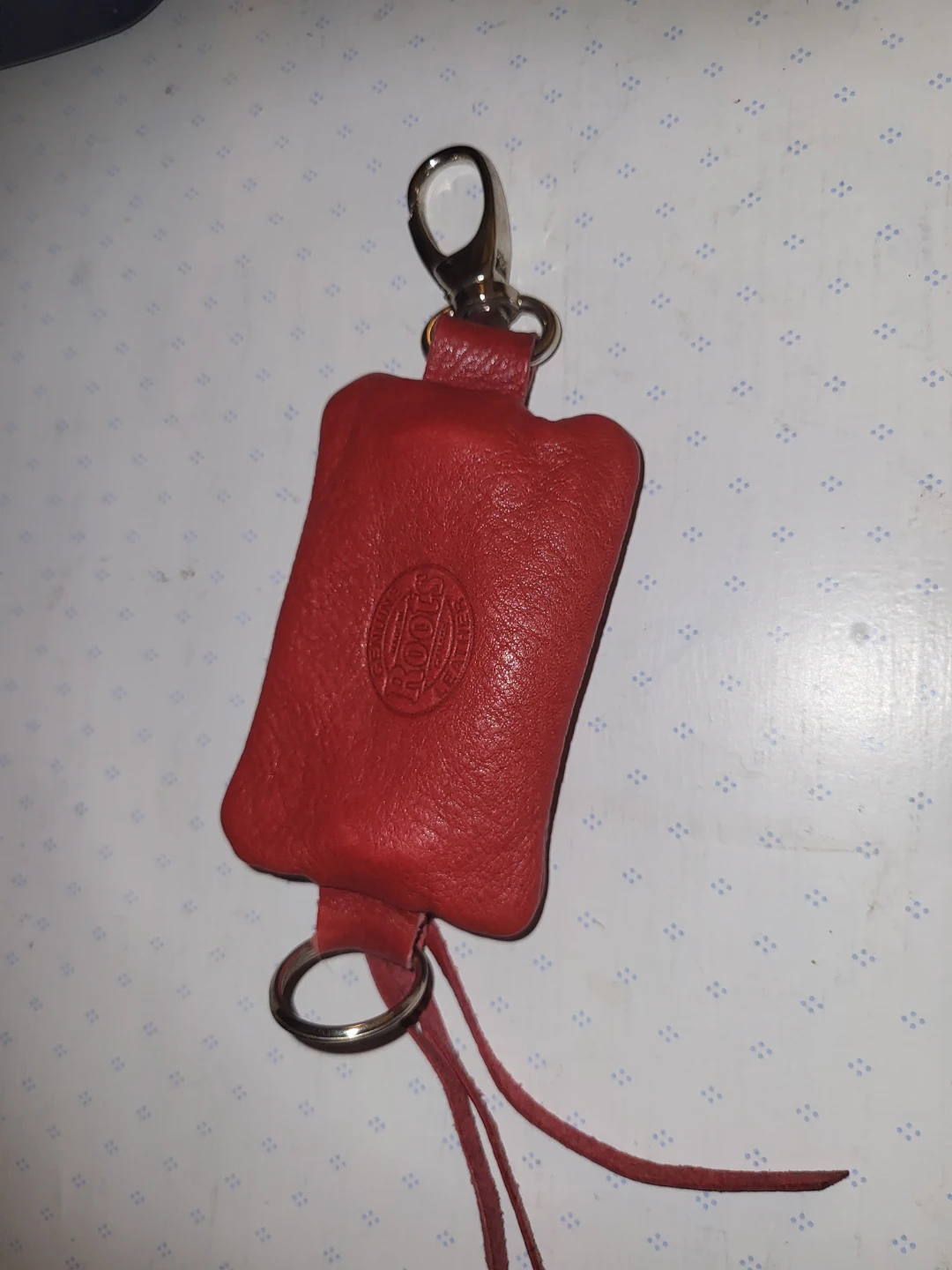 🏈 Roots red leather zipper coin pouch keychain