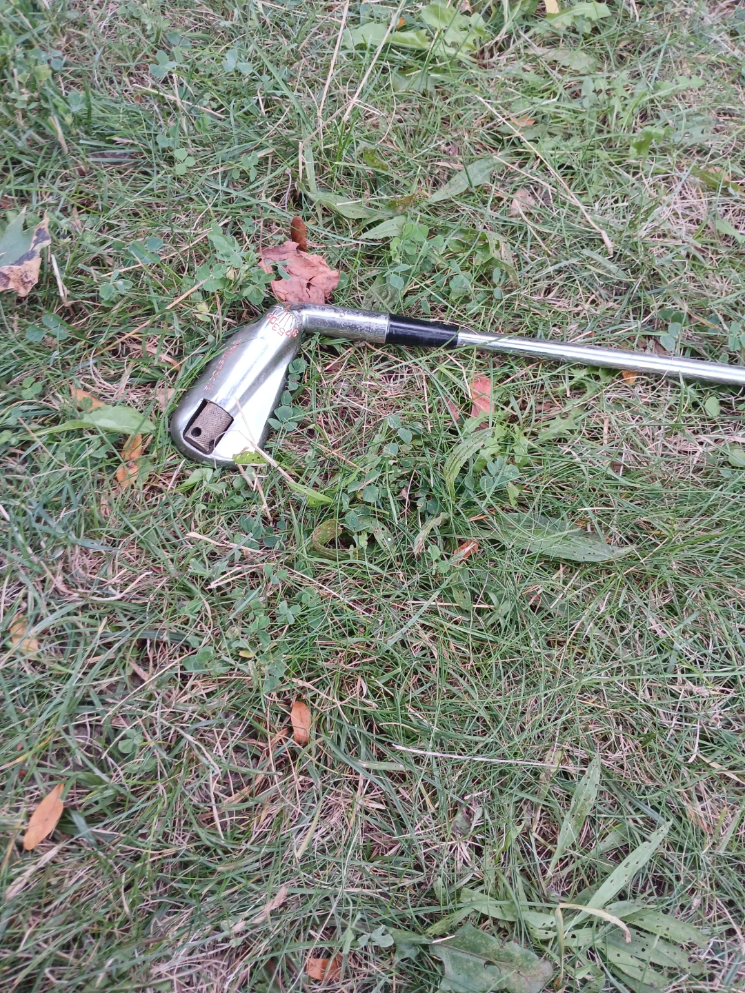 Golf club iron