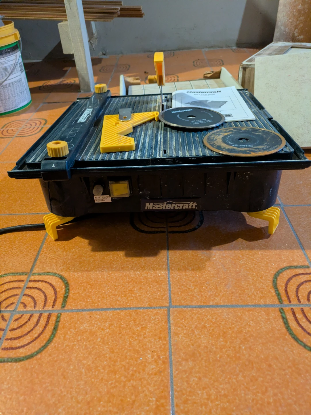 Mastercraft Wet Tile Saw - photo 2