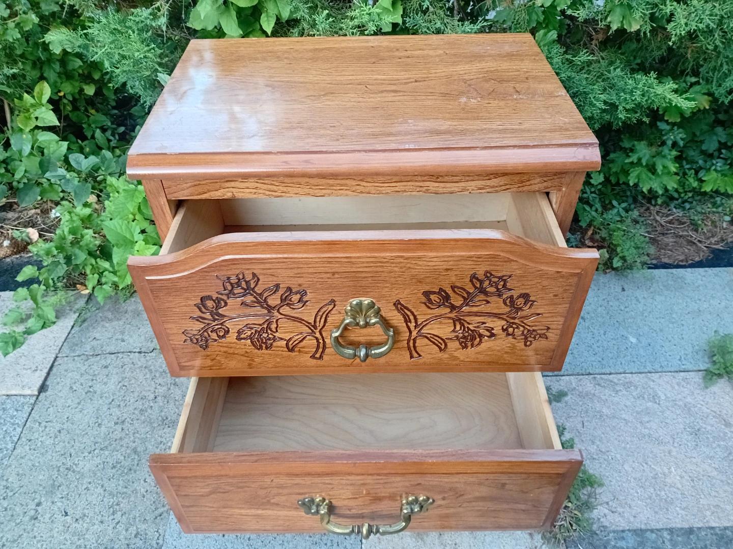 Wooden two-drawer nightstand - photo 5