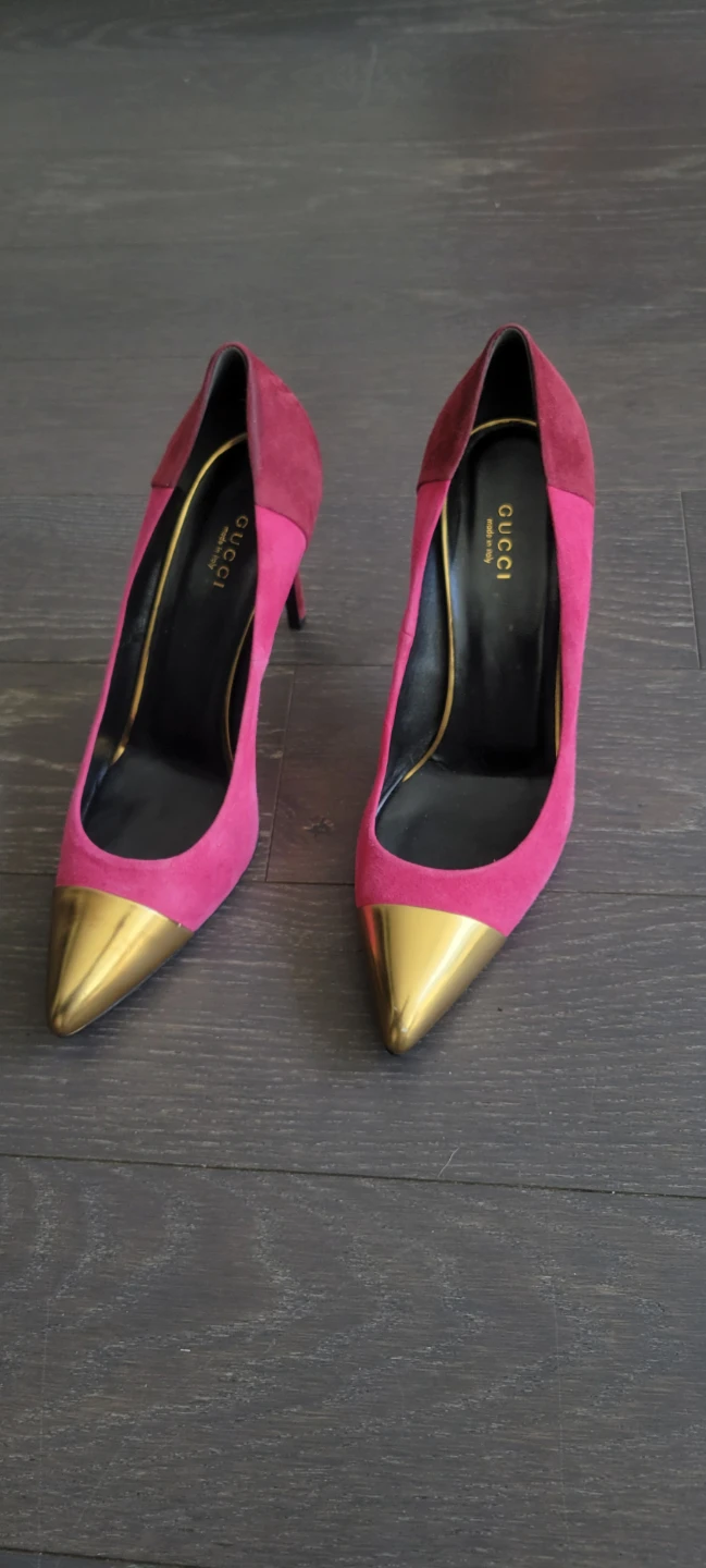 Gucci Shoes Pink Suede  Gold Cap Toe Pumps 9.5