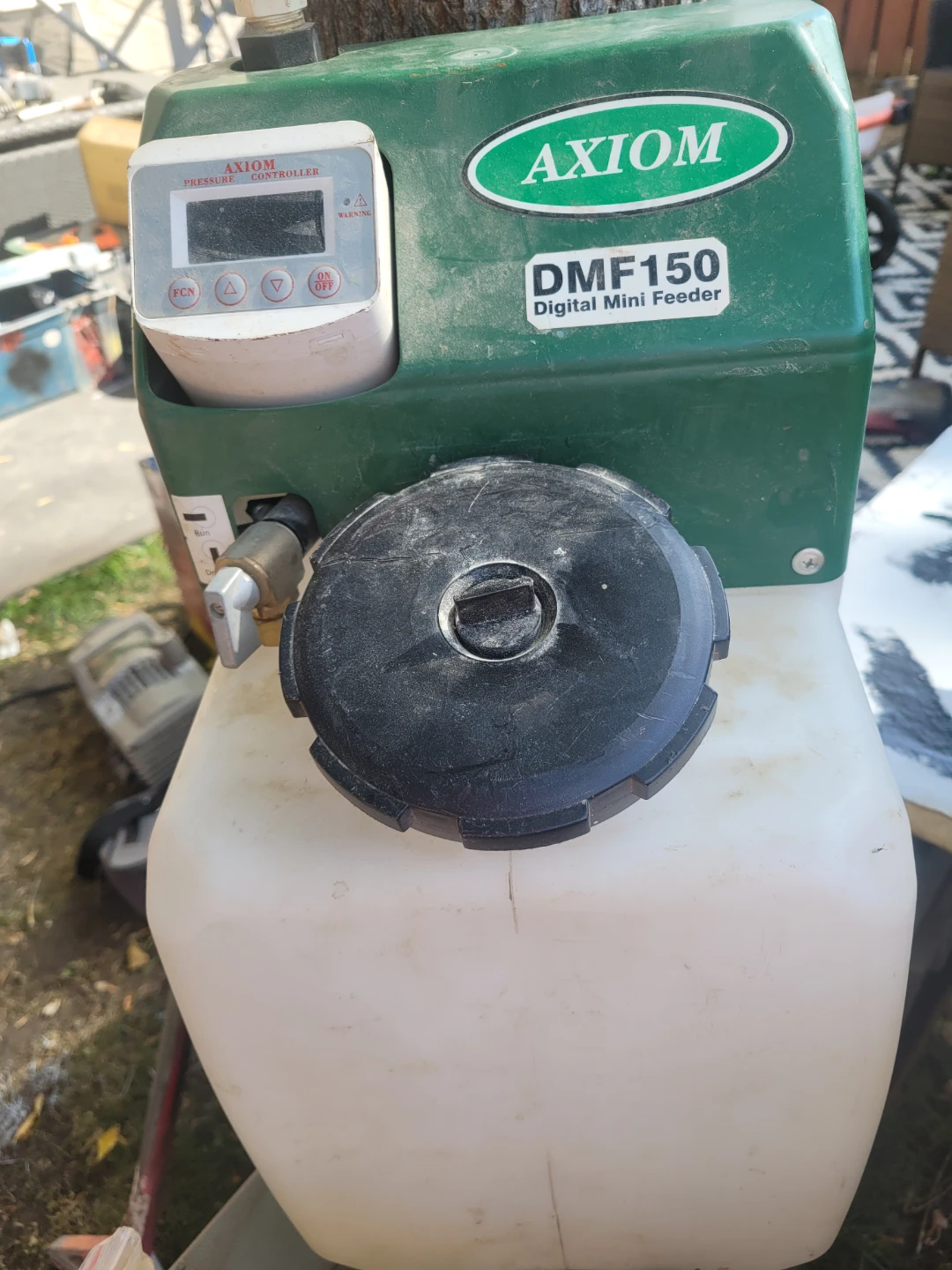 Axiom DMF150 Digital Mini Feeder
