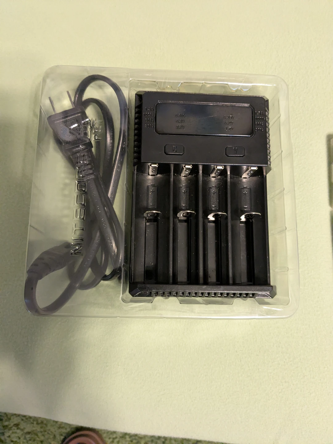 Nitecore Intellicharger NEW i4 4-Bay Battery Charge - photo 3
