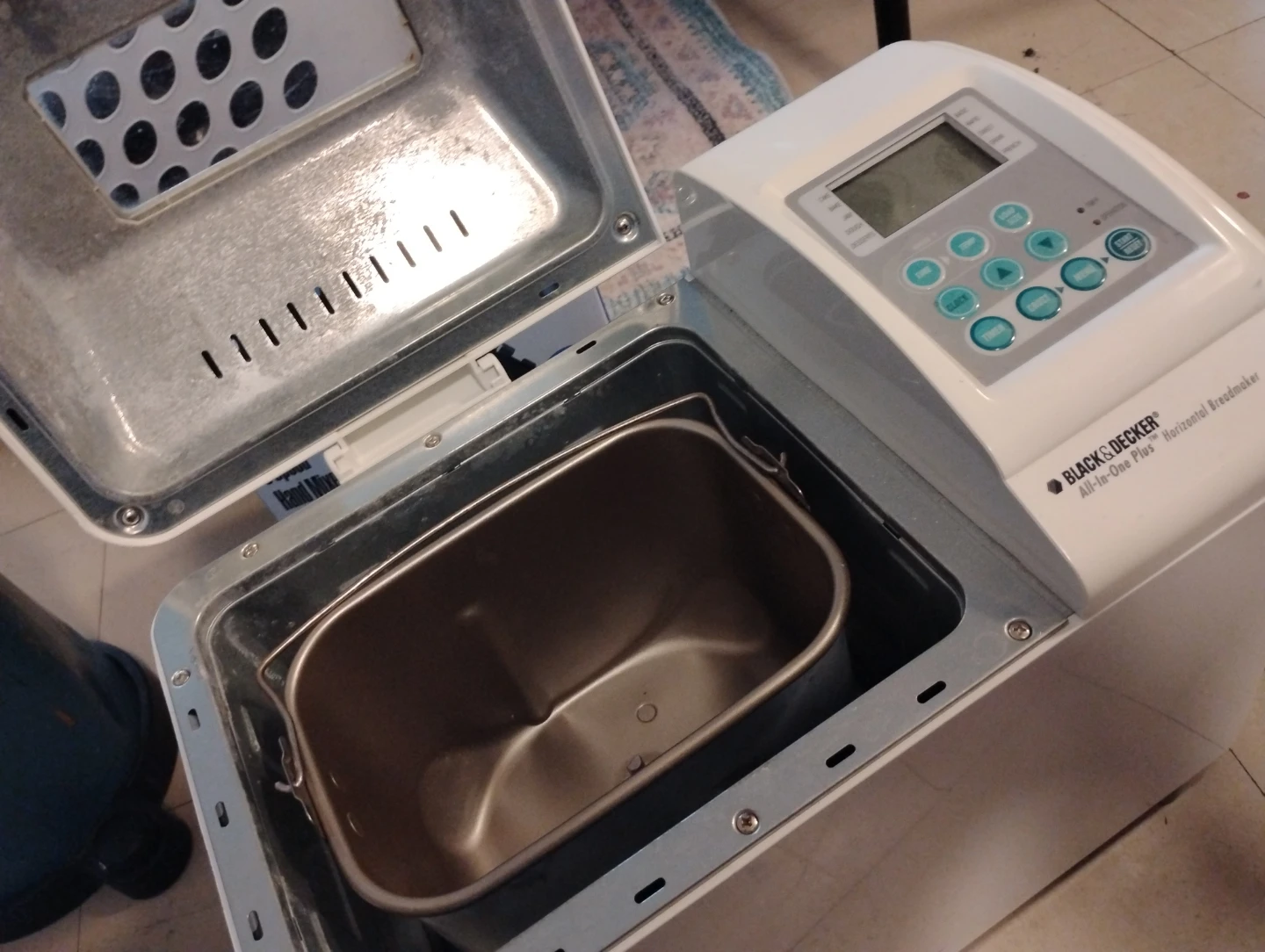 Black & Decker All-In-One Plus Breadmaker - photo 2