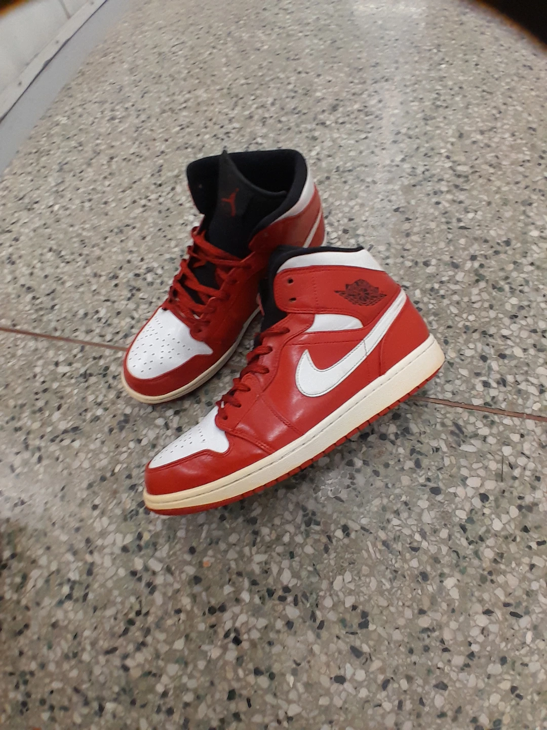 Air Jordan 1 Mid Red White Sneakers Men's Size 11