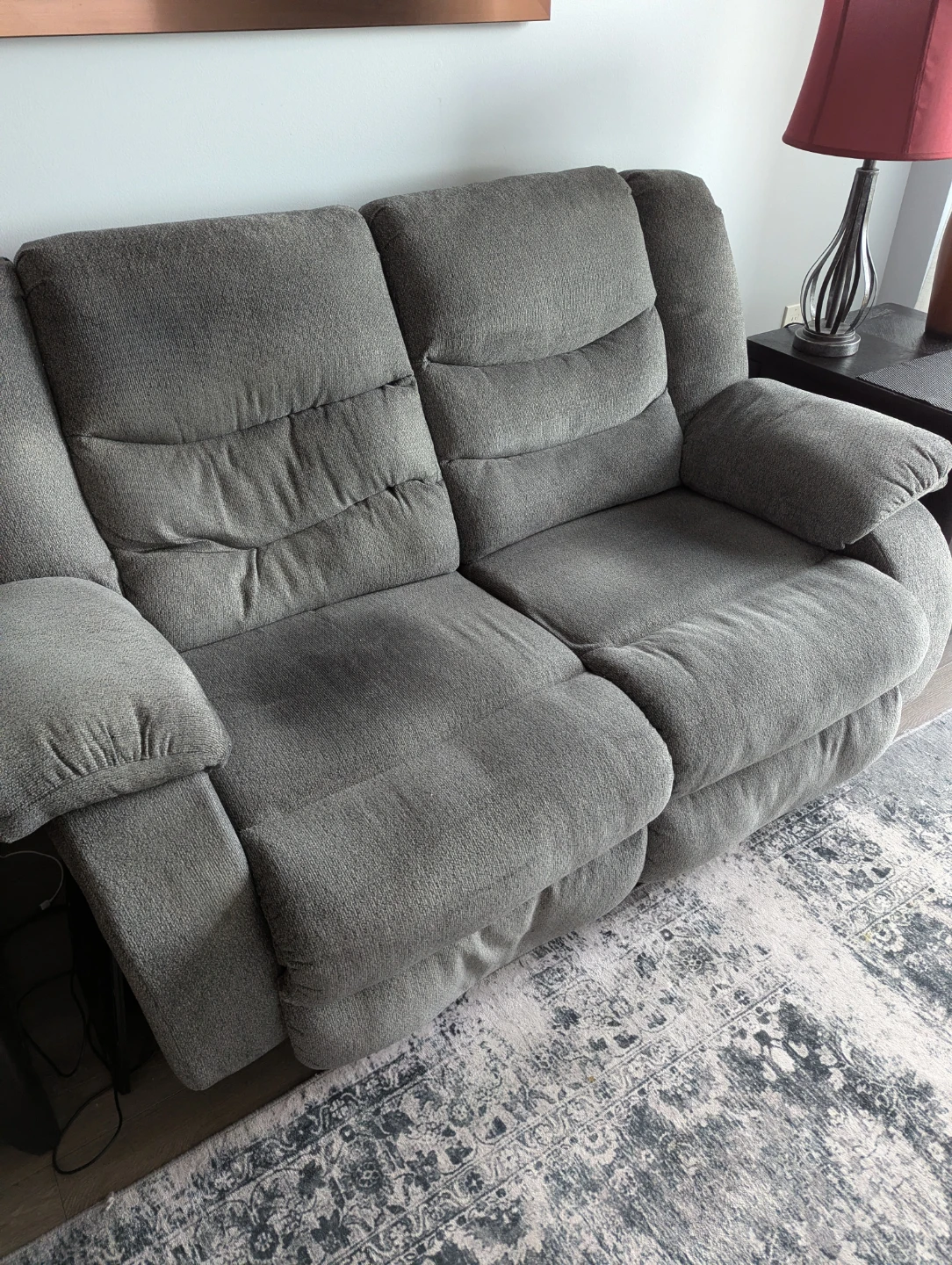Reclining loveseat