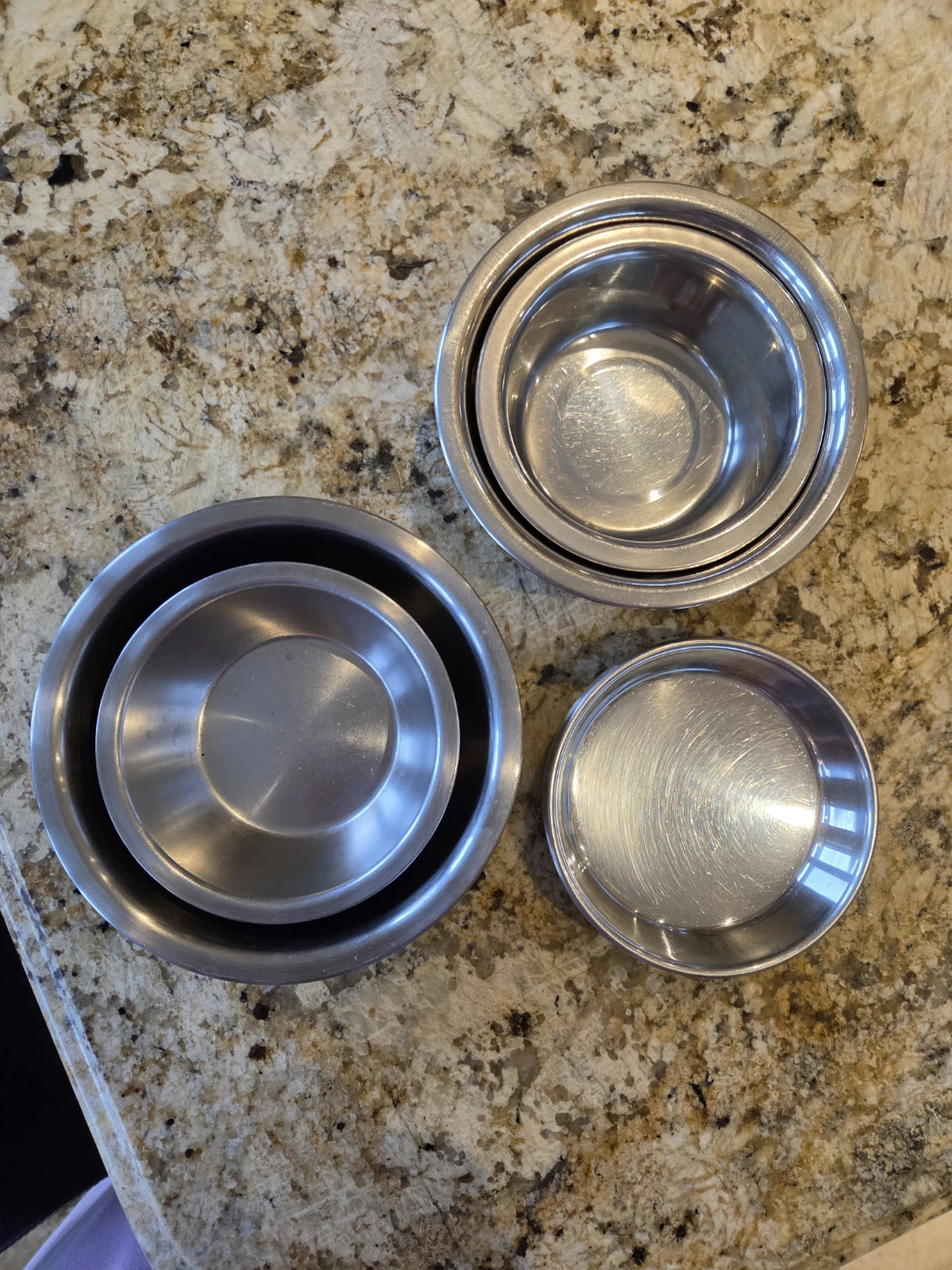 Variety of stainless steel pet bowls (x7)