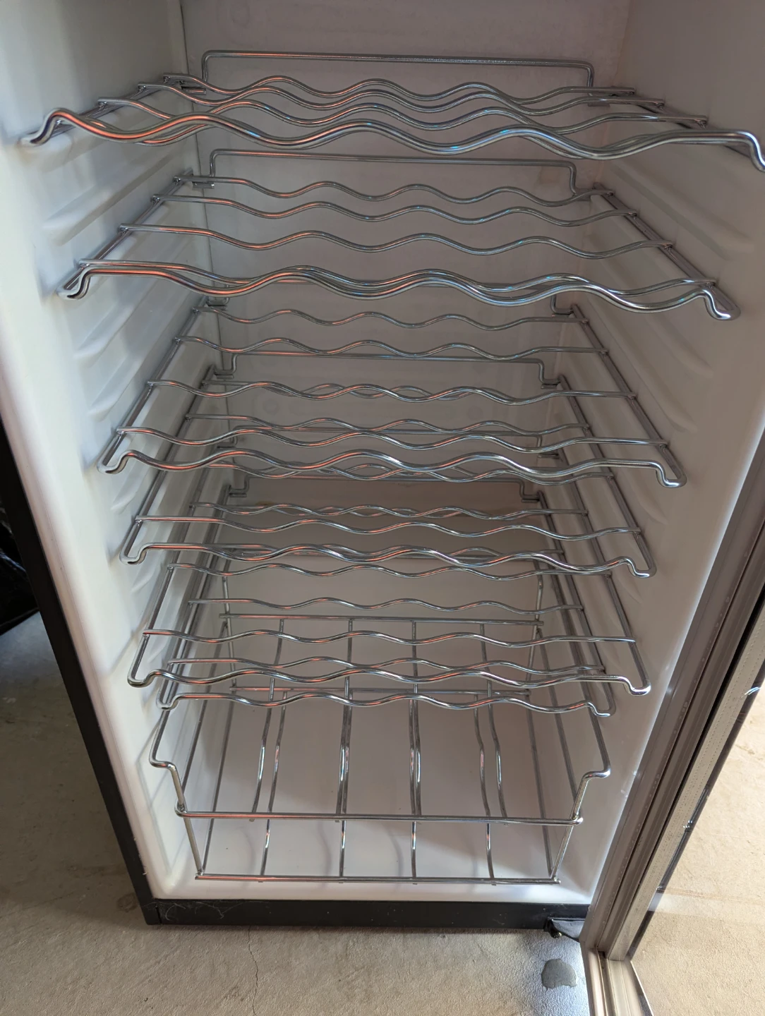 Haier BC112G Wine Cooler - photo 2