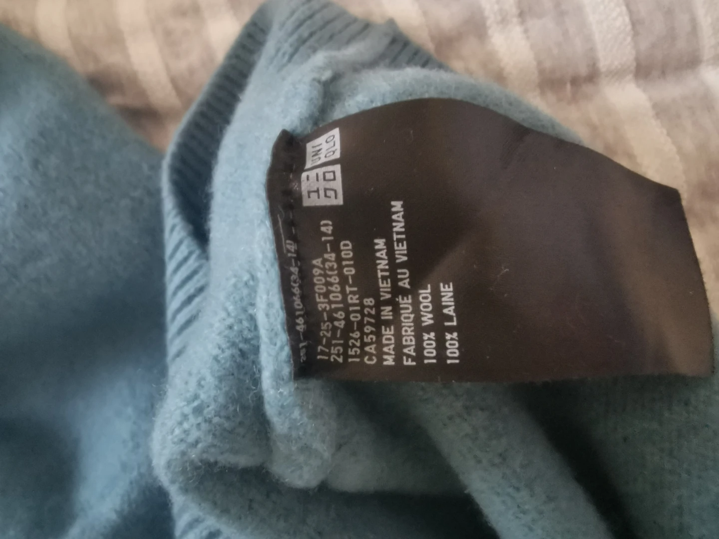 Uniqlo 100% Wool Sweater size Medium - photo 4
