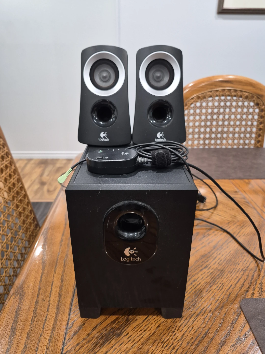 Logitech Z313 Speaker System