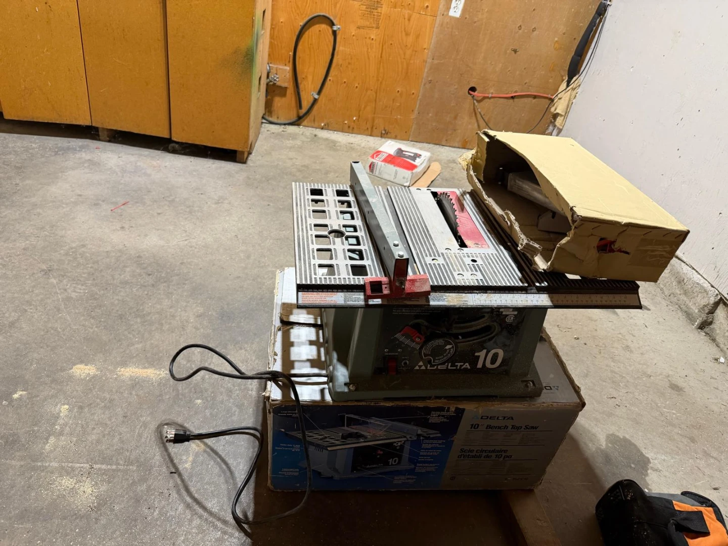Delta 10-Inch Bench Top Saw - photo 2