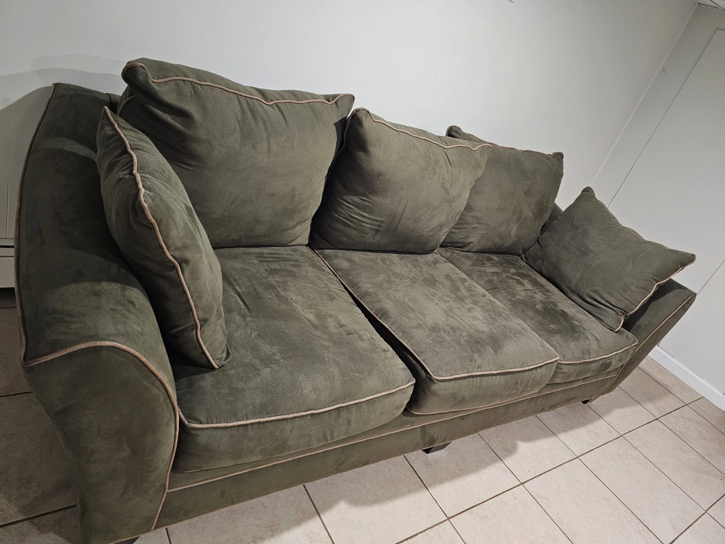 Cozy Large Couch - photo 3