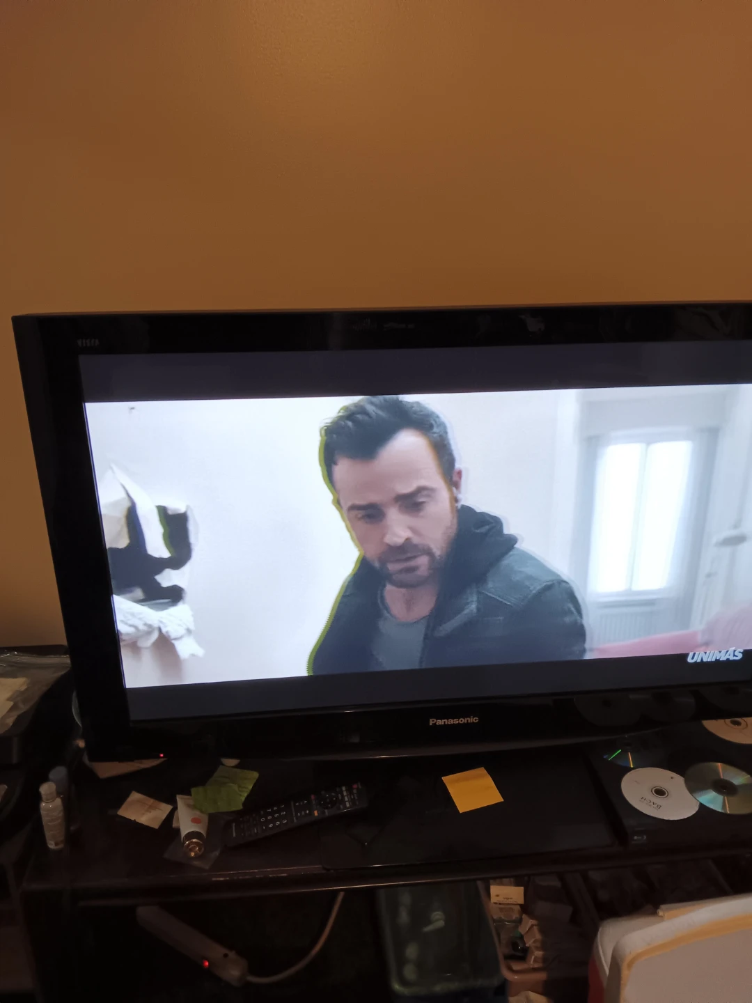 Panasonic 46-inch Plasma Television TH-46PZ85U - photo 2