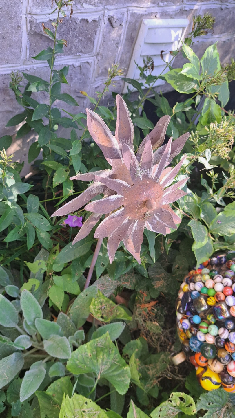 Metal Flower Garden Stake