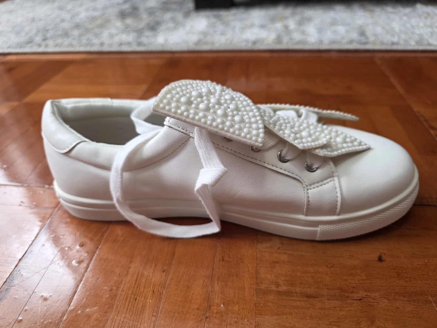 I.N.C. White Sneakers with Pearl Bow - photo 3