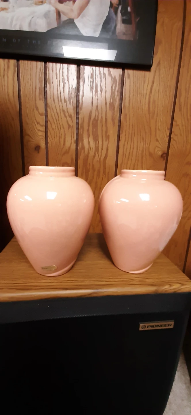 Pair of Vintage Haeger Swirl Vases - photo 2