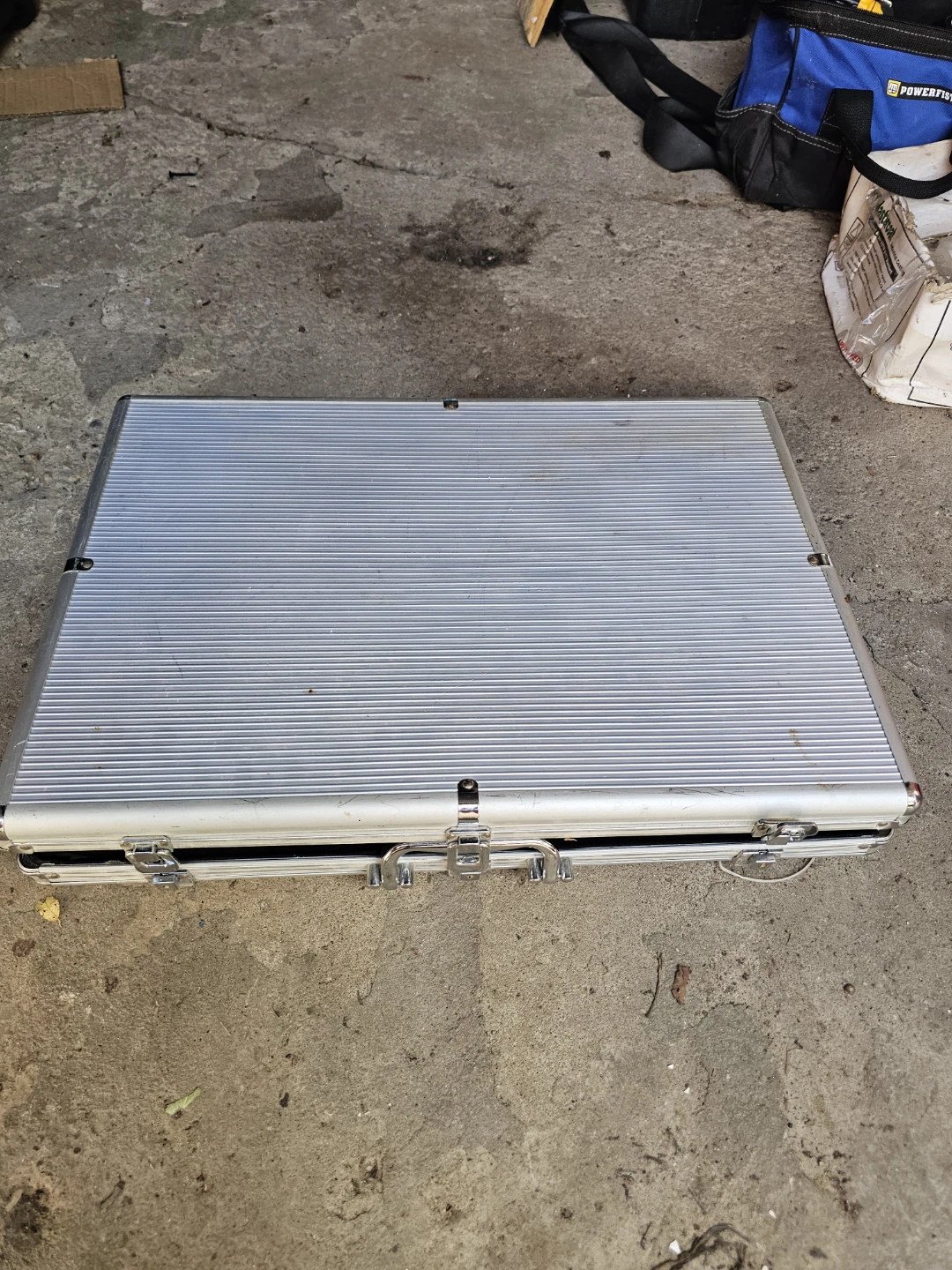 WPT Poker Chip Set in Aluminium Case - photo 2
