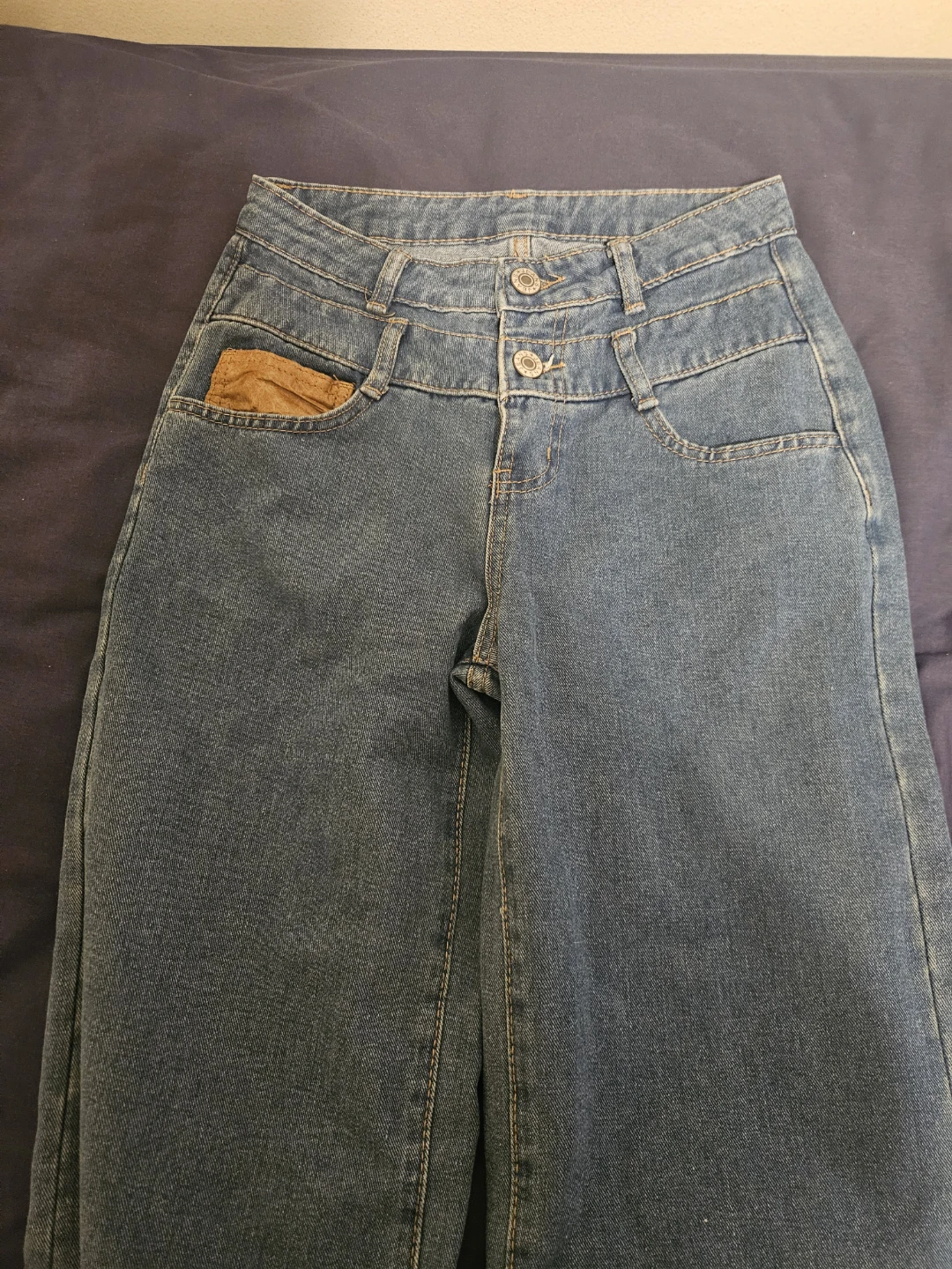 Forever 21 High-Waisted Jeans Size 27