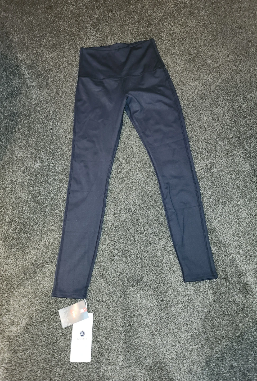 QUEENIEKE High-Waisted Leggings Size Small