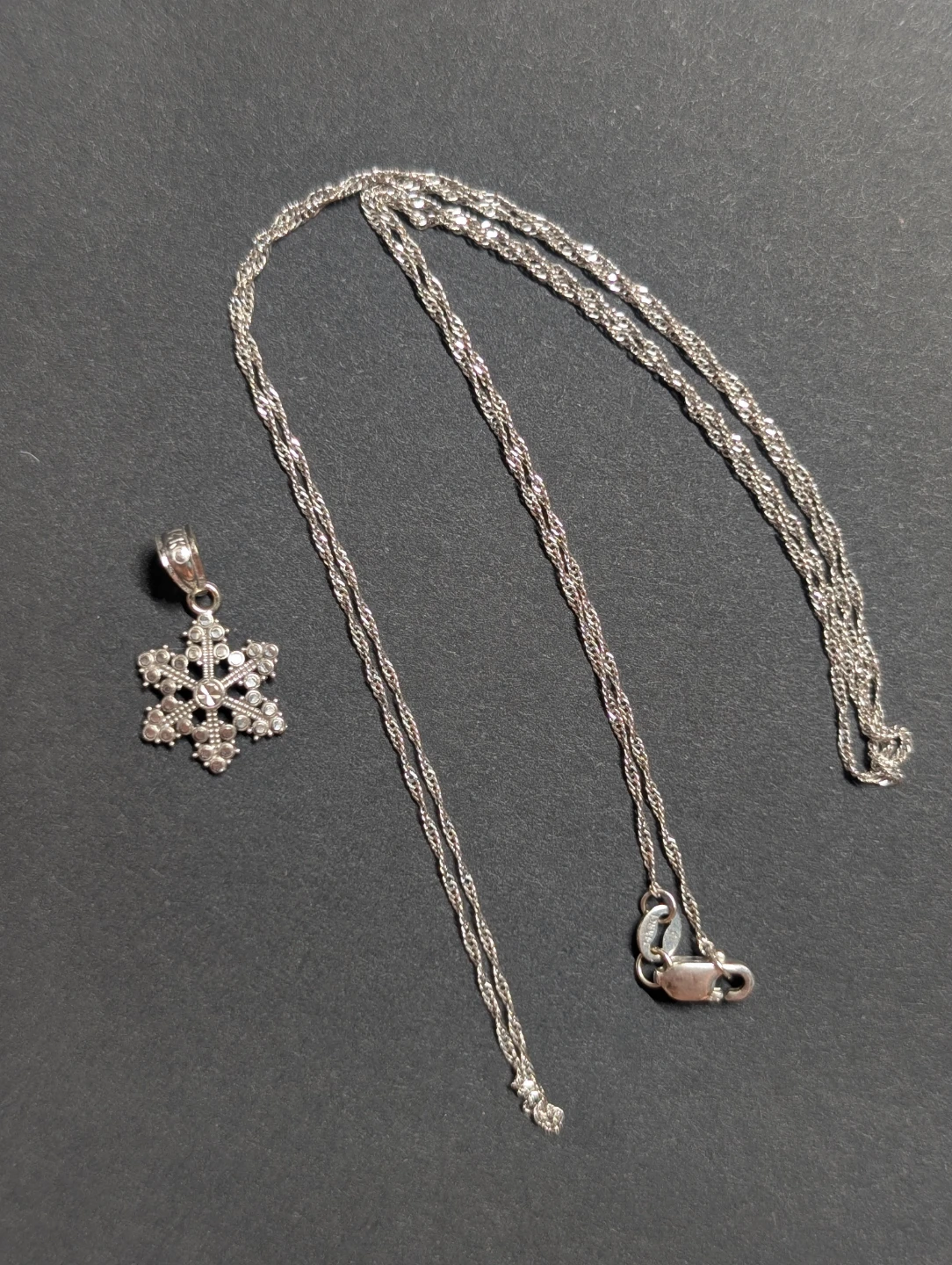 14k White Gold Snowflake Pendant gold Necklace chain
