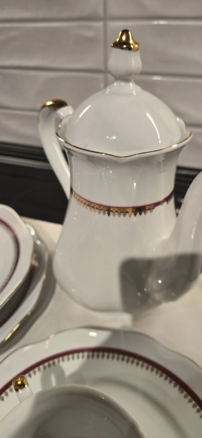 Vintage Porcelain Set with Gold Trim - photo 3