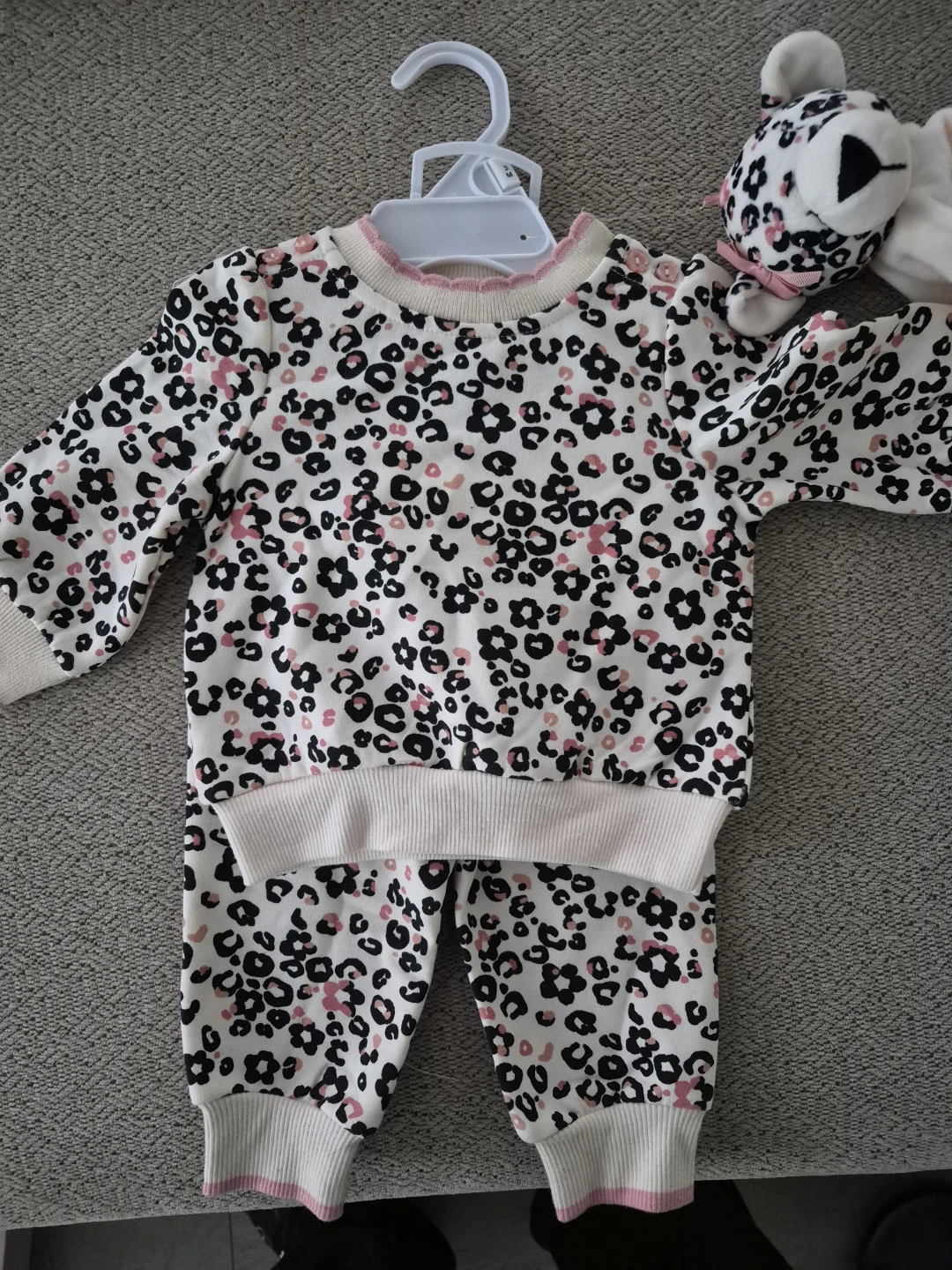 Rachel Zoe Baby Outfit and Plush Lovey Set🏈🏉 - photo 3
