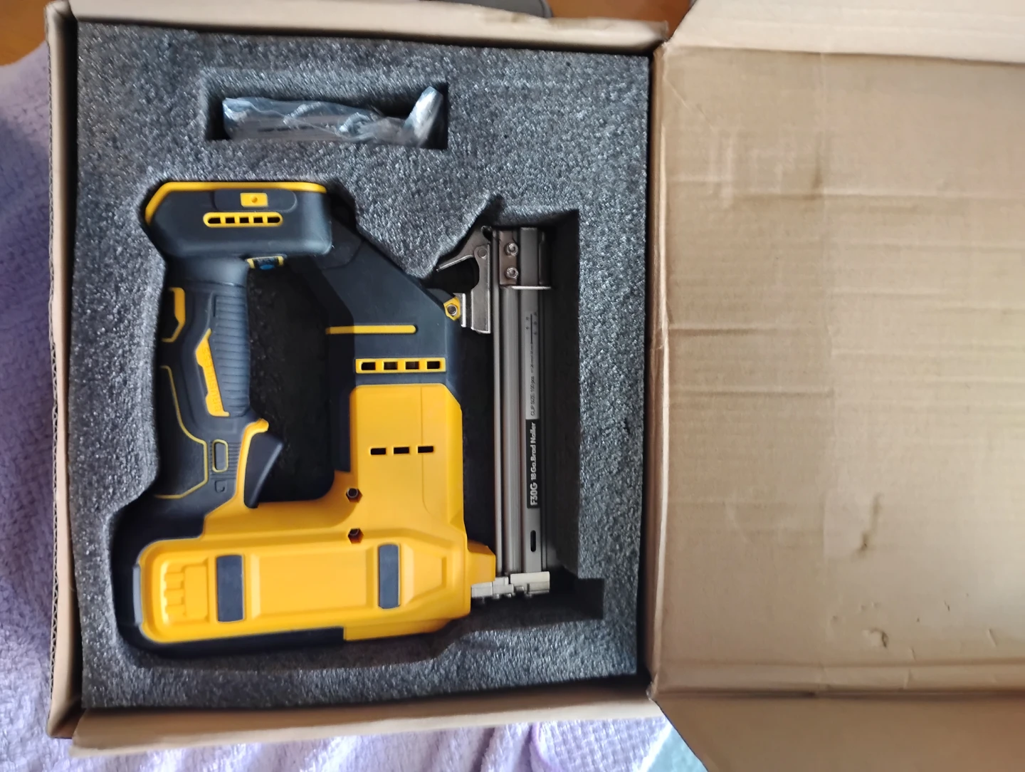 F30G 18 Gauge Cordless Brad Nailer - photo 5