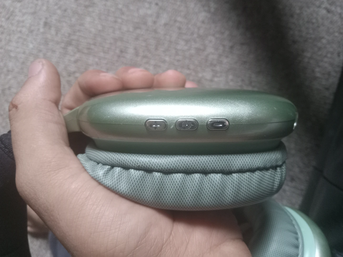 Light Green Wireless Over-Ear Headphones - photo 2