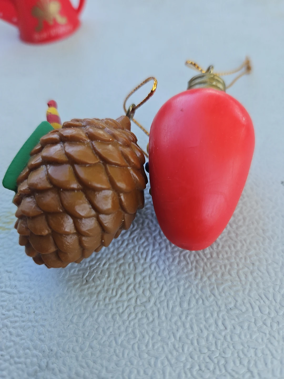 2 Christmas Tree Ornaments Vintage Avon - photo 3